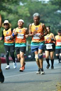 BIB: 4838, 408
                            <button type="button" onclick="openModal(10127570)" class="btn btn-primary btn-sm float-right btn-popup" data-toggle="modal" data-target=".modal-high-quality">
                        <i class="fas fa-shopping-cart"></i> Add to Cart
                    </button>
                                            <button type="button" onclick="isThisMe(10127570, true)" class="btn btn-success btn-sm float-right btn-popup btn-isme hidden" data-toggle="tooltip" data-placement="bottom" title="นี่คือรูปของคุณใช่ไหม คลิกที่นี่เพื่อเอาเข้าอัลบั้ม">
                        <i class="fas fa-plus"></i> Add to album
                    </button>
                    <button type="button" onclick="isThisMe(10127570, false)" class="btn btn-warning btn-sm float-right btn-popup btn-isnotme hidden">
                        <i class="fas fa-ban"></i> Remove from album
                    </button>